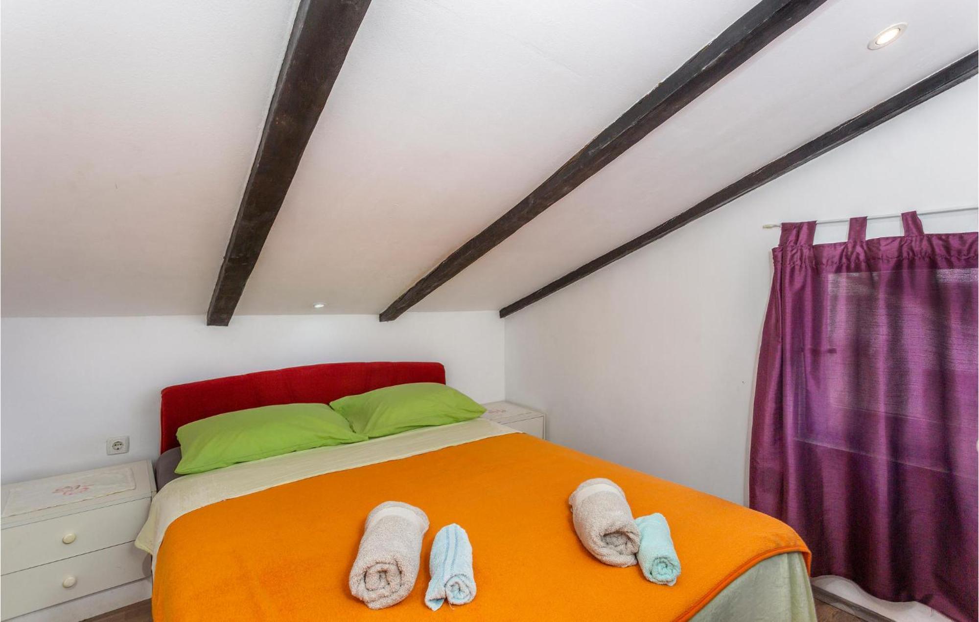 2 Bedroom Amazing Apartment In Нивице Экстерьер фото
