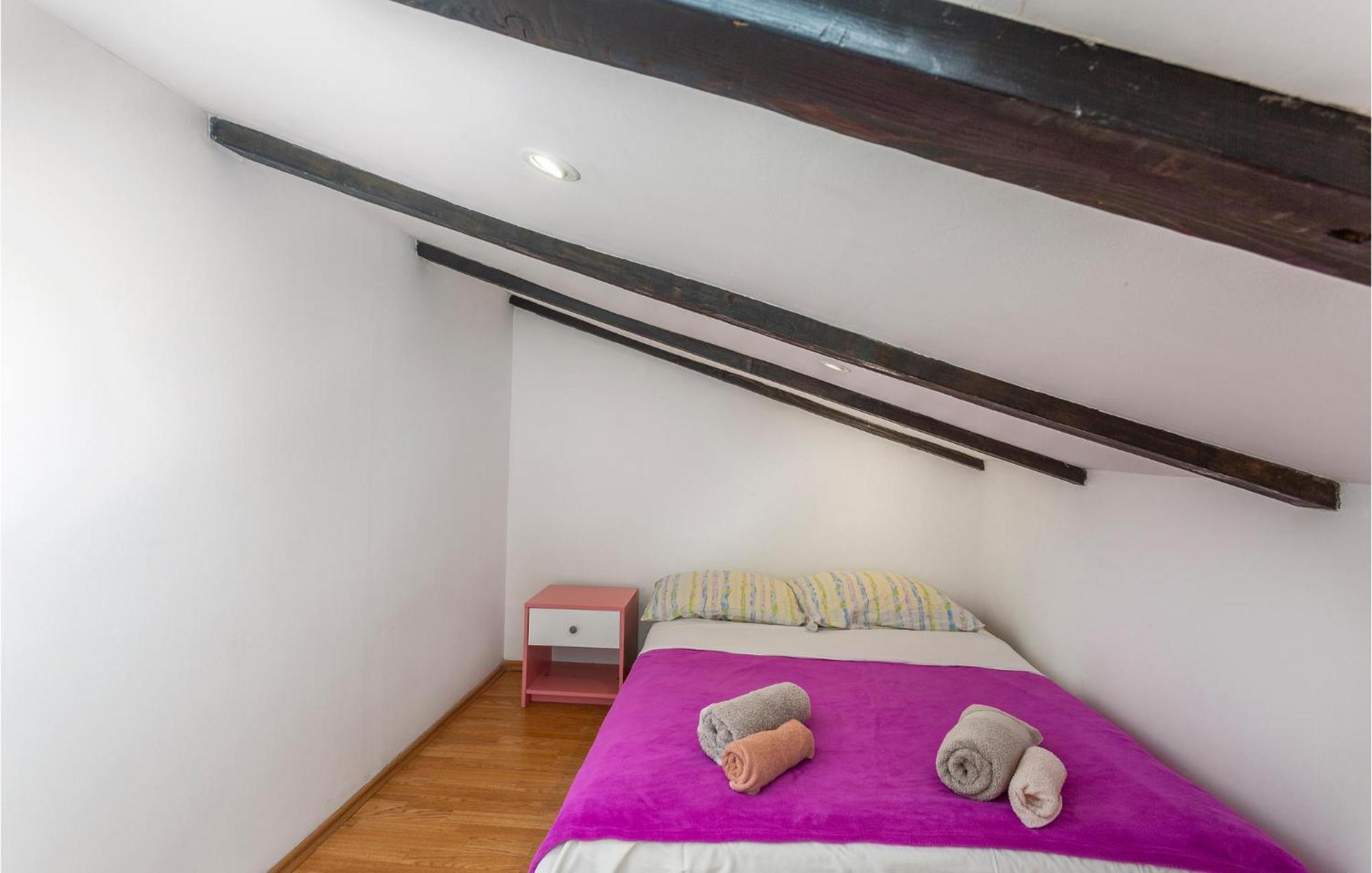 2 Bedroom Amazing Apartment In Нивице Экстерьер фото